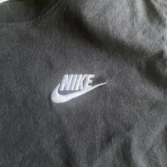The Nike Tee Swoosh Shirt Youth Size Large Black - Picture 4 of 8